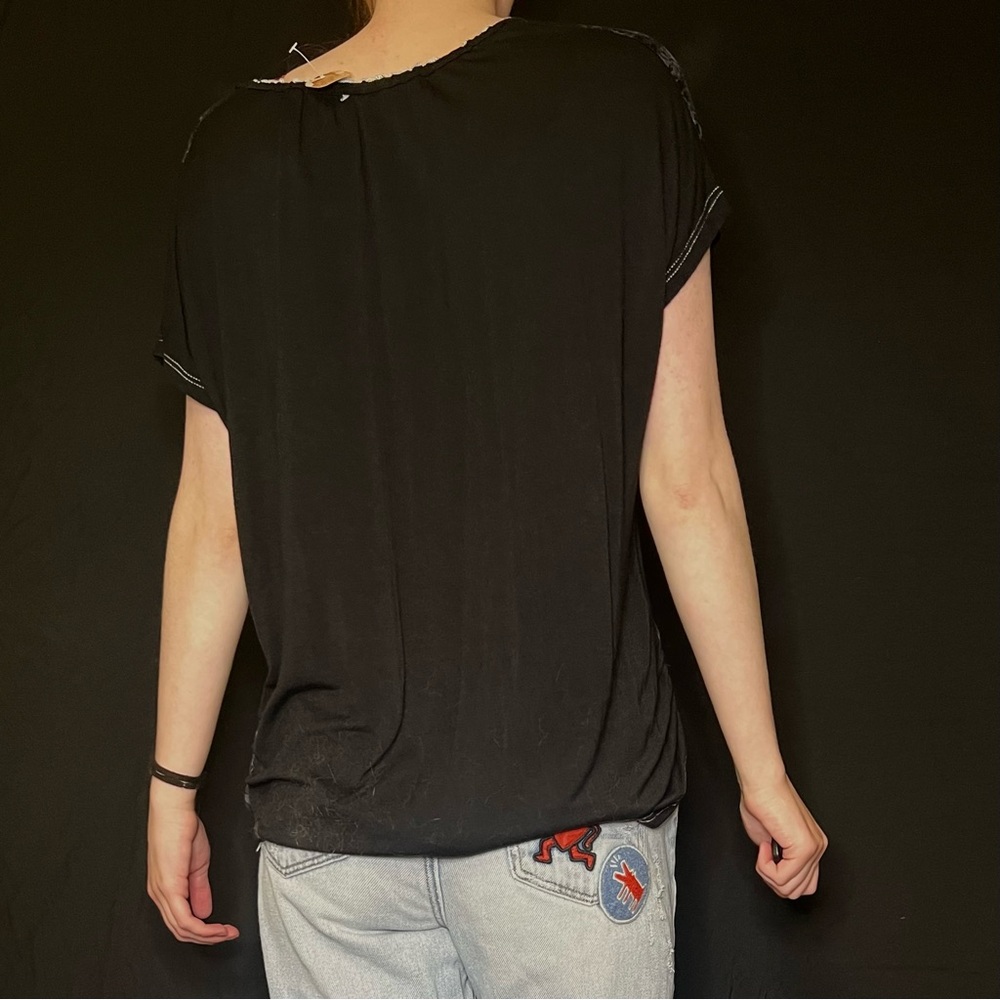 Goth alternative y2k wide neck shirt with art neaveou motif - Picture 3 of 6